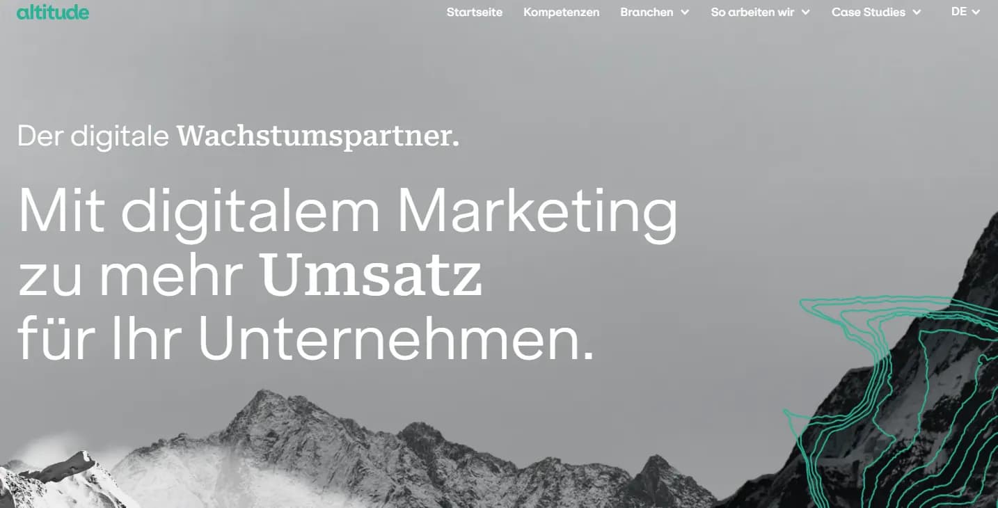 Startseite der Agentur The Altitude mit einer Berglandschaft und dem Angebot als digitaler Wachstumspartner