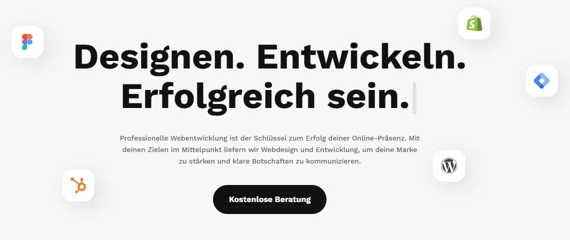 Webseite von Design 030 mit Logos von Figma, Webflow und Shopify sowie dem Motto Designen, Entwickeln, Erfolgreich sein